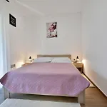 Irena Arvaj Apartment *