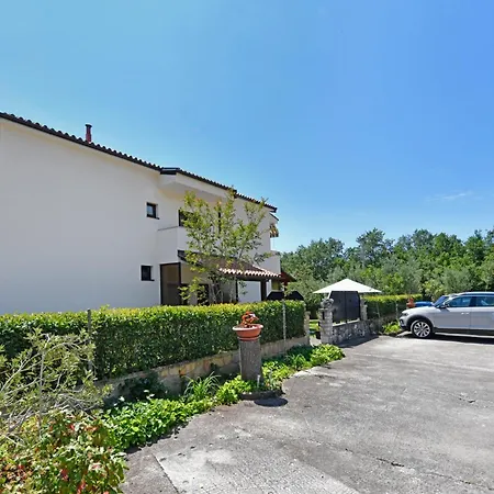 Irena Arvaj 아파트