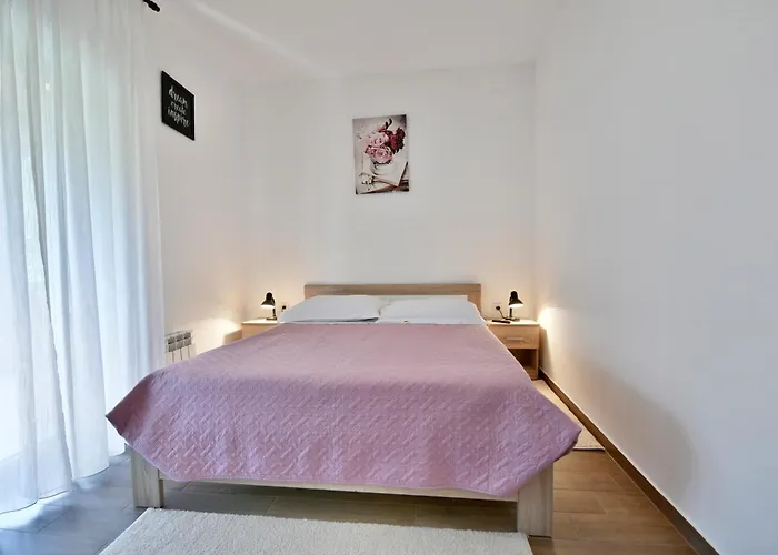 Irena Arvaj Apartman *