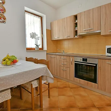 Apartment Irena Arvaj