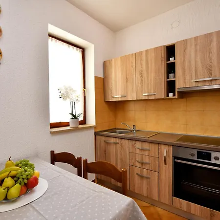 Apartment Irena Arvaj